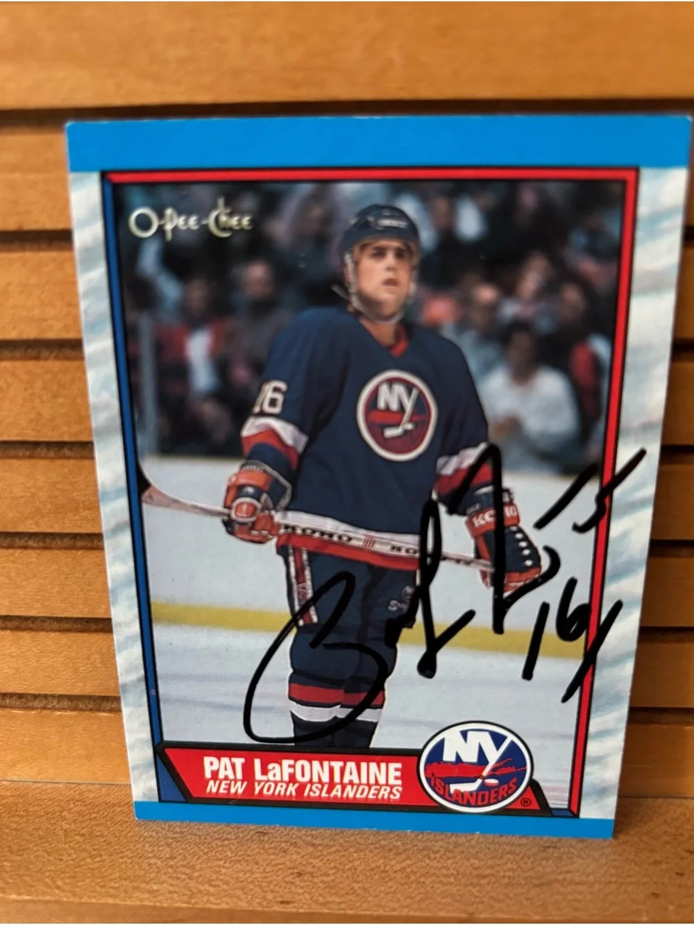 Pat LaFontaine New York Islanders SIGNED Hockey Card with COA